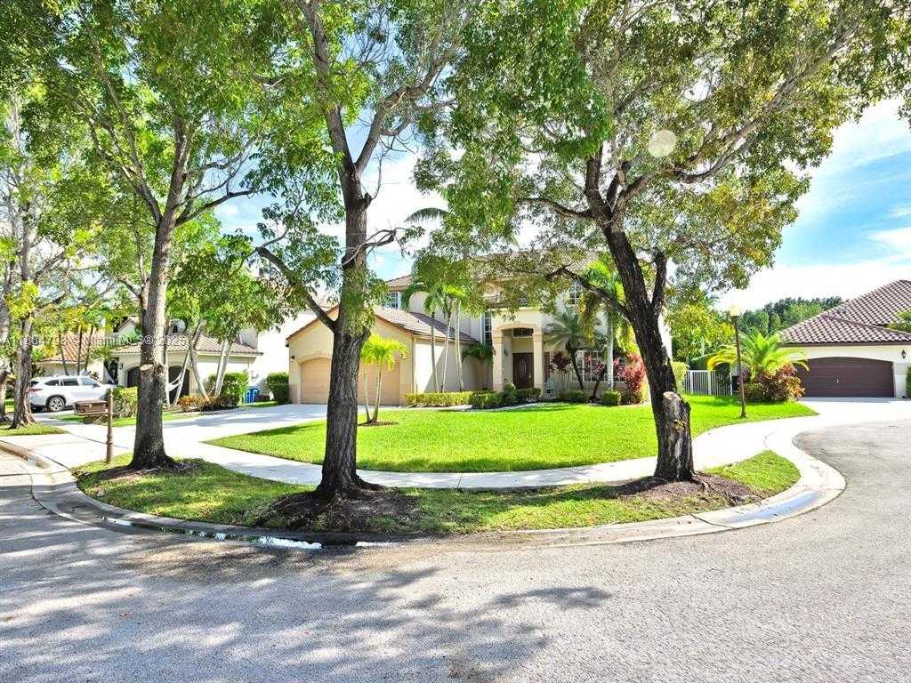 Small Image of 762 VERONA LAKE DR, Weston Number 8