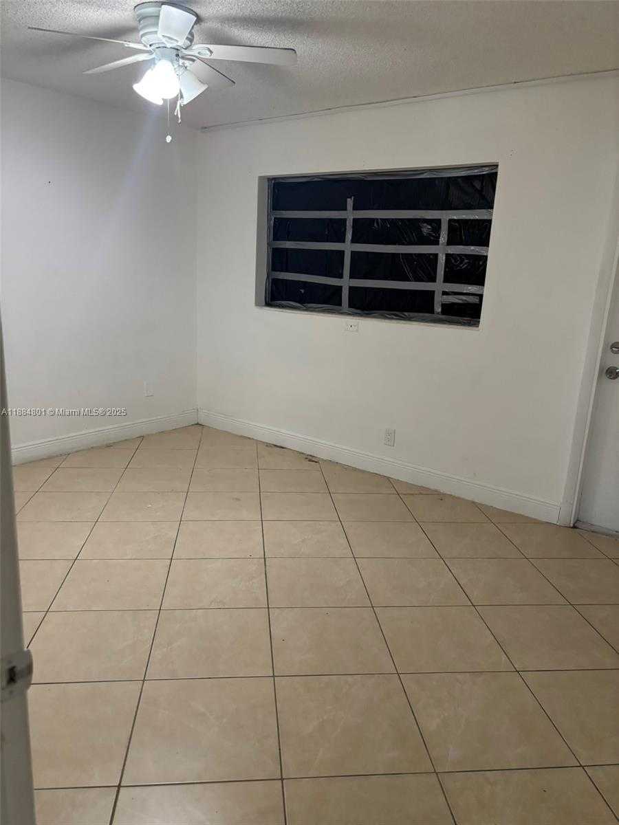 Small Image of 2415 LINCOLN ST #106, Hollywood Number 6