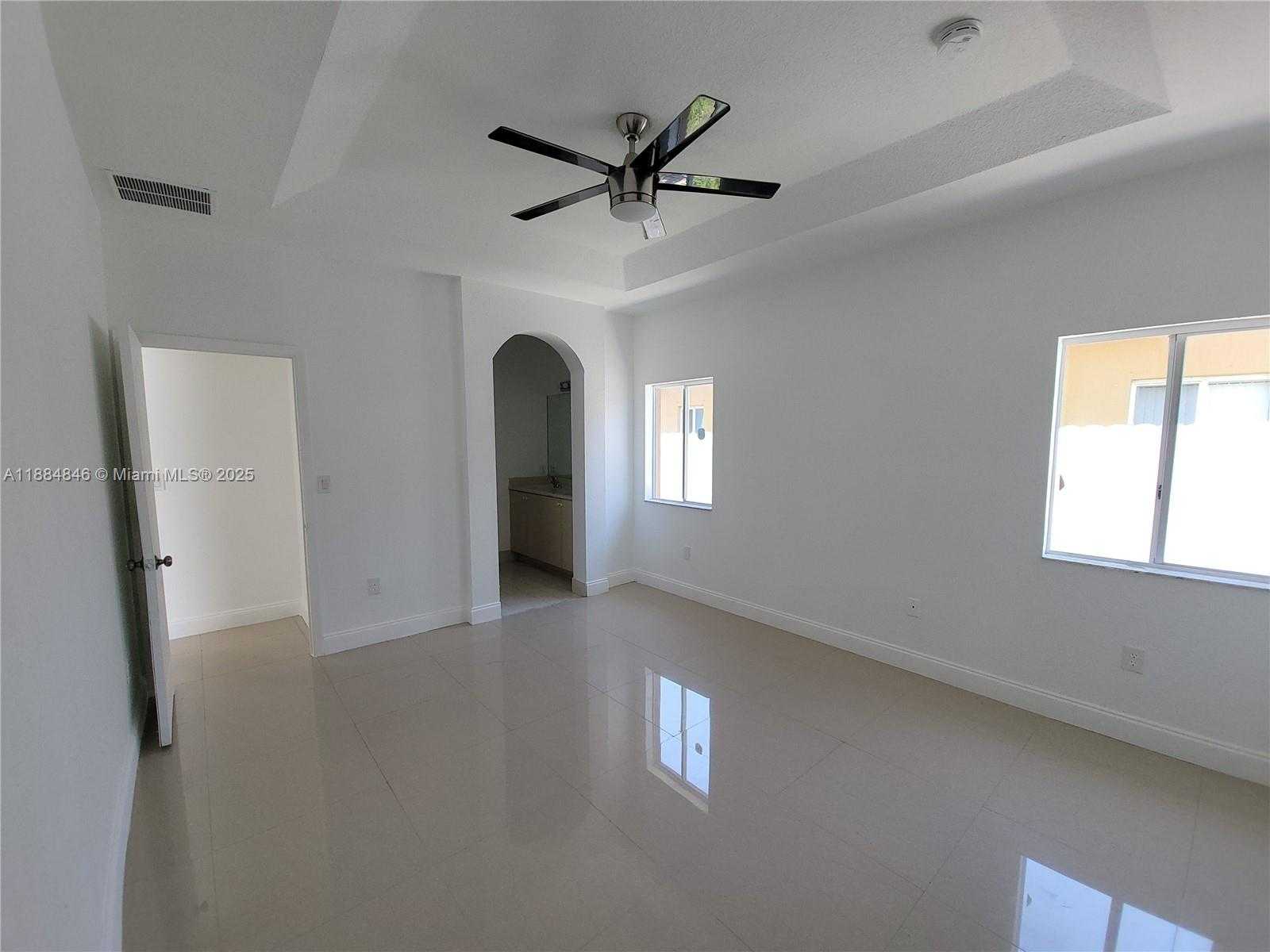 Small Image of 10814 SOUTH WEST 228TH TER, Miami Number 15