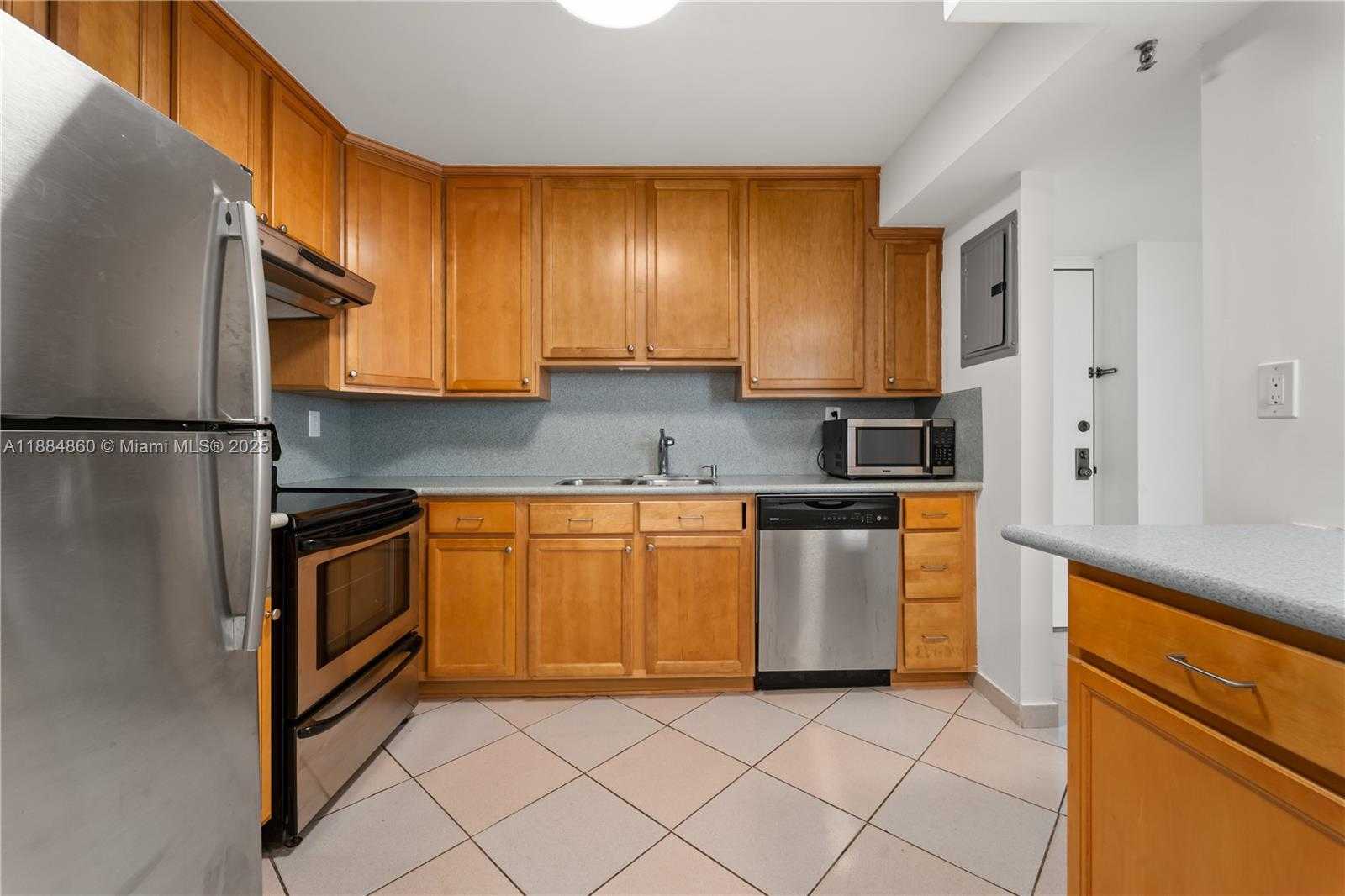 Small Image of 1623 COLLINS AVE #PH1014, Miami Beach Number 11