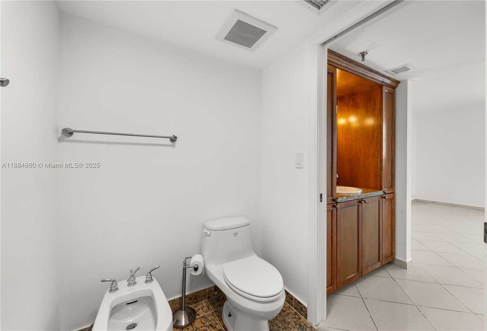 Small Image of 1623 COLLINS AVE #PH1014, Miami Beach Number 13