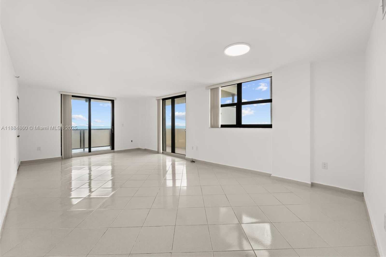 Small Image of 1623 COLLINS AVE #PH1014, Miami Beach Number 6