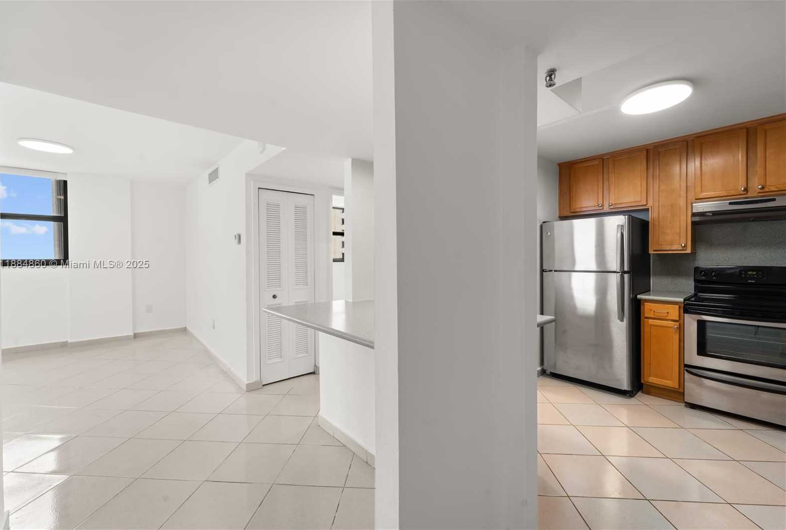 Small Image of 1623 COLLINS AVE #PH1014, Miami Beach Number 9