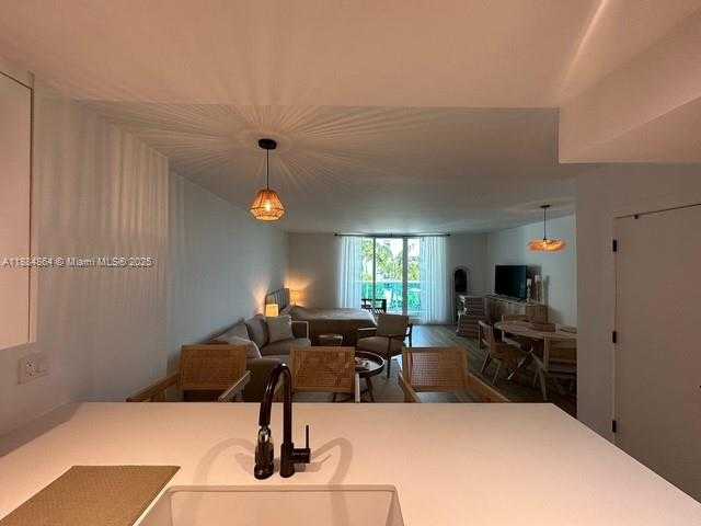 Small Image of 2301 COLLINS AVE #511, Miami Beach Number 16