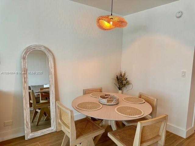 Small Image of 2301 COLLINS AVE #511, Miami Beach Number 2