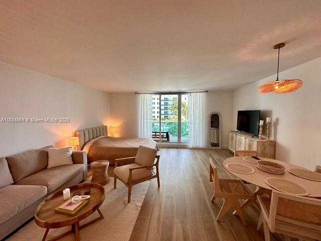 Small Image of 2301 COLLINS AVE #511, Miami Beach Number 3