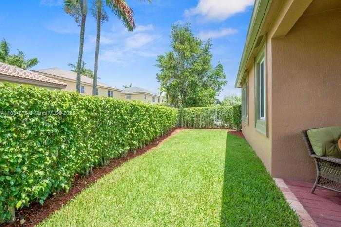 Small Image of 590 CONSERVATION DR, Weston Number 20