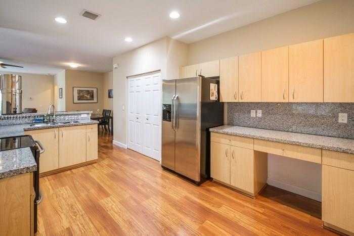 Small Image of 590 CONSERVATION DR, Weston Number 5