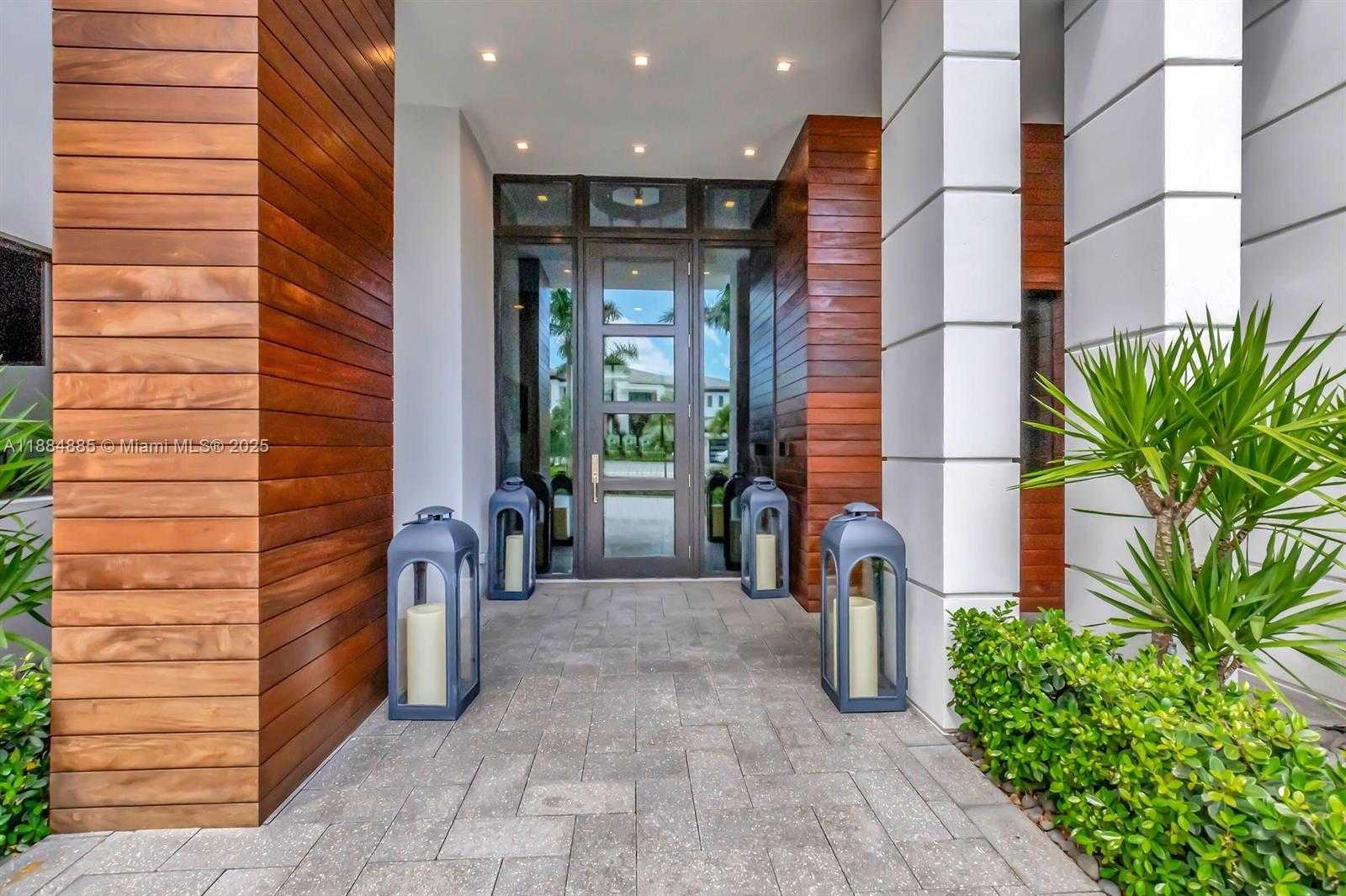 Small Image of 17241 CARRETTO COURT, Boca Raton Number 2