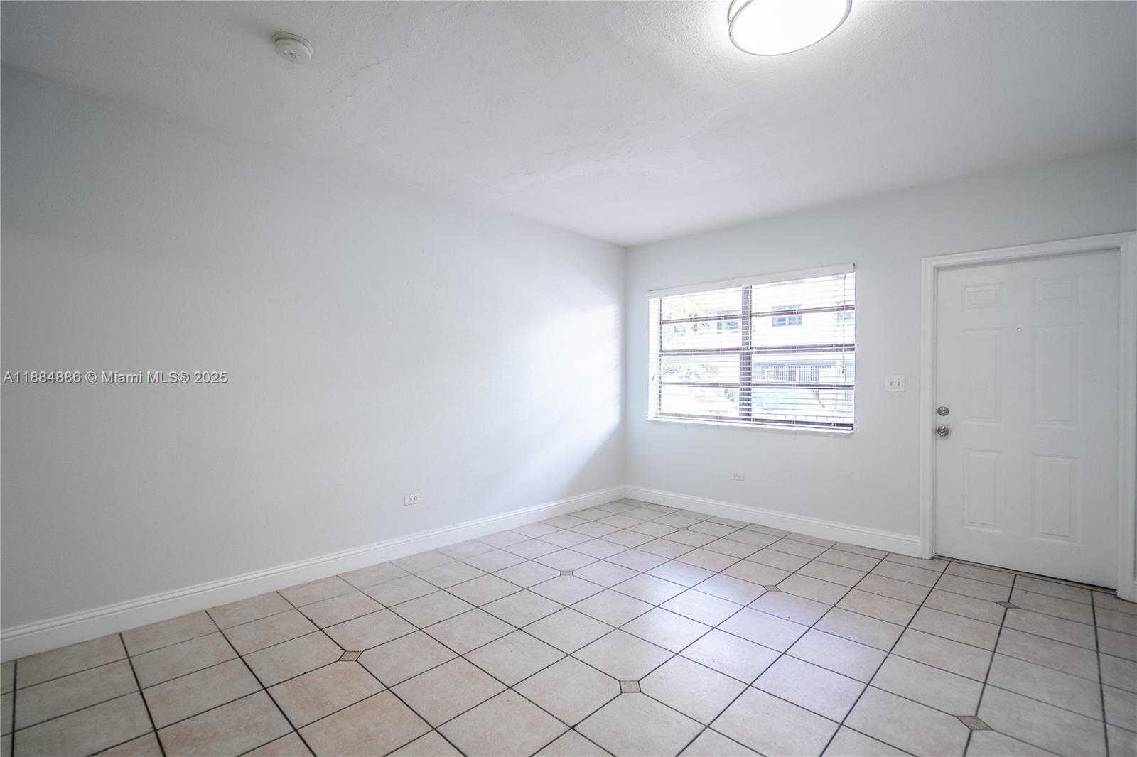 Small Image of 400 81 ST #4, Miami Beach Number 2