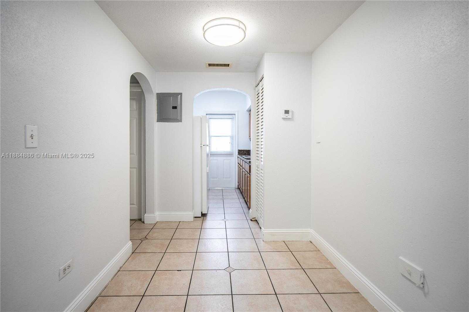 Small Image of 400 81 ST #4, Miami Beach Number 6