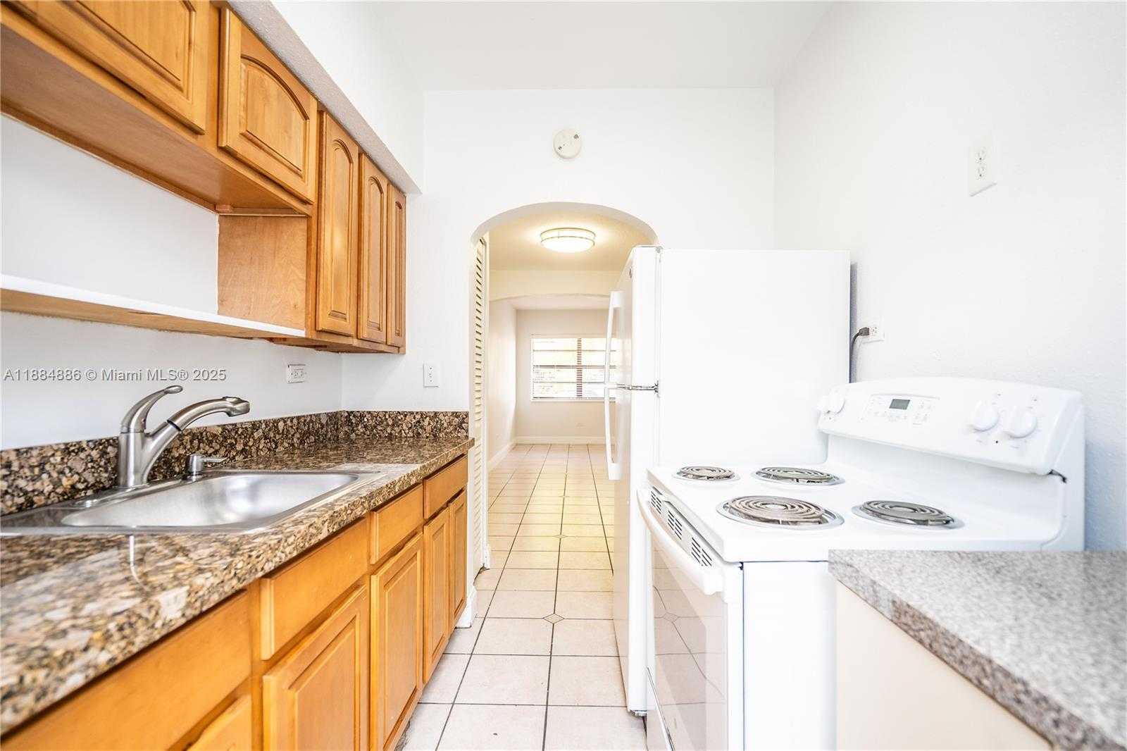 Small Image of 400 81 ST #4, Miami Beach Number 8