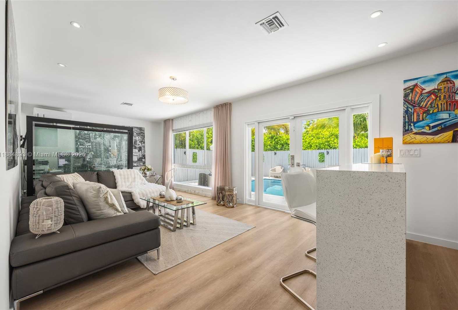 Small Image of 110 SOUTH WEST 22ND RD, Miami Number 14