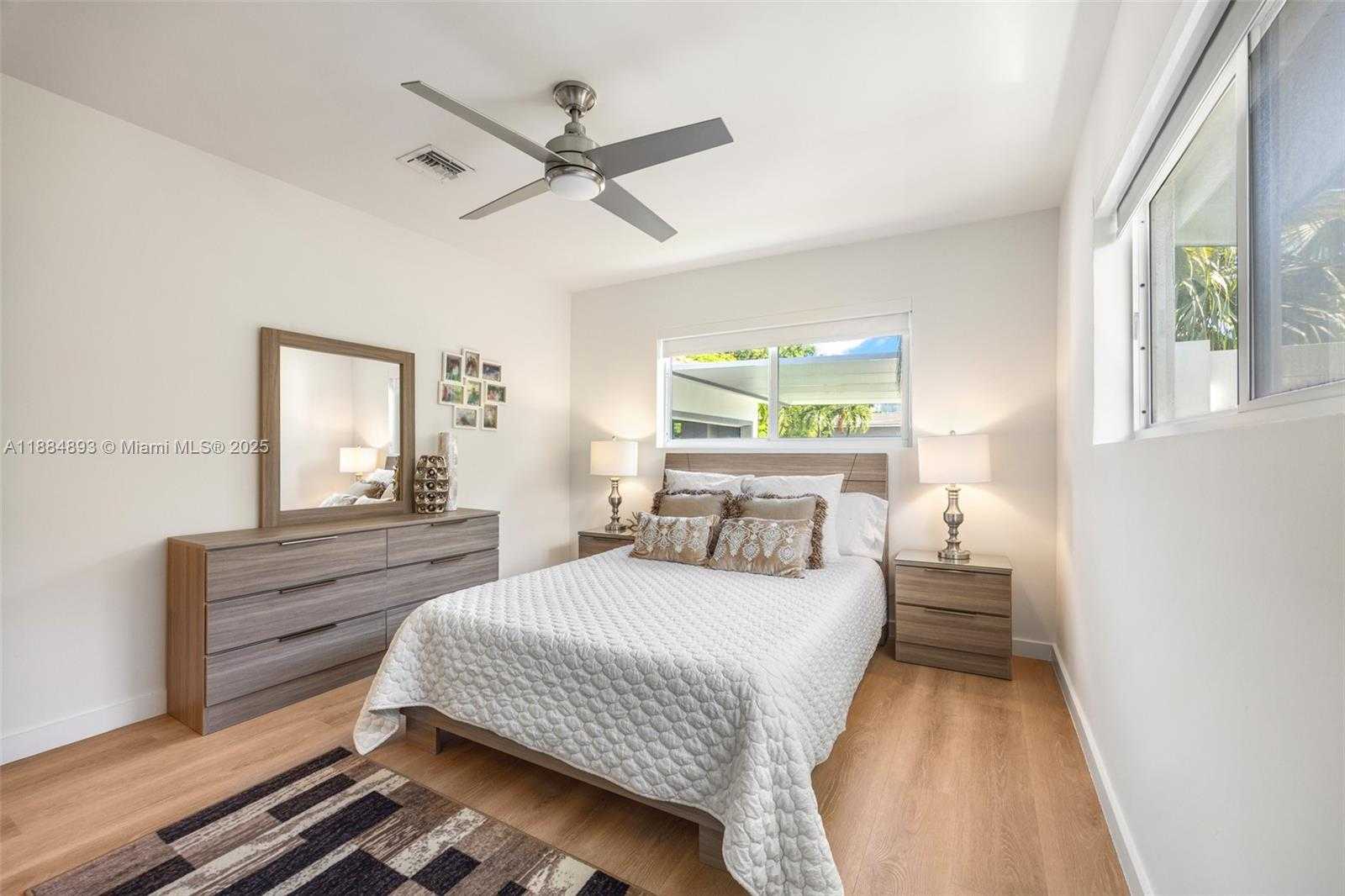 Small Image of 110 SOUTH WEST 22ND RD, Miami Number 20