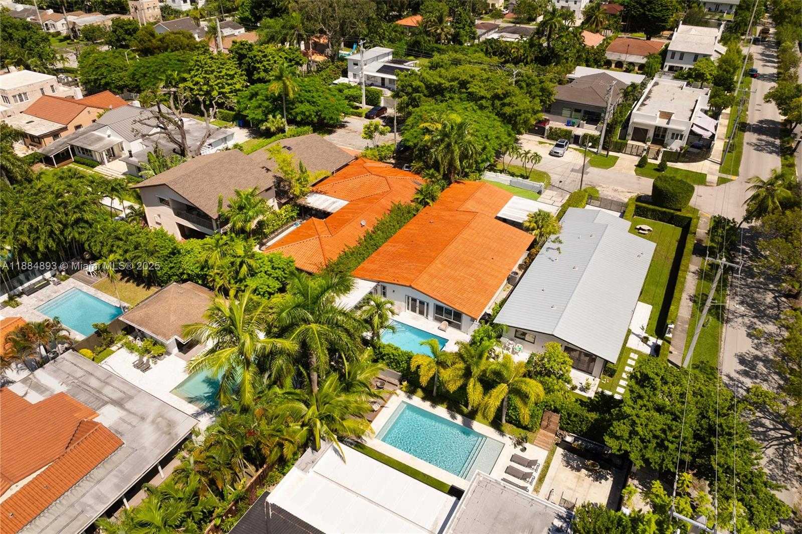 Small Image of 110 SOUTH WEST 22ND RD, Miami Number 28
