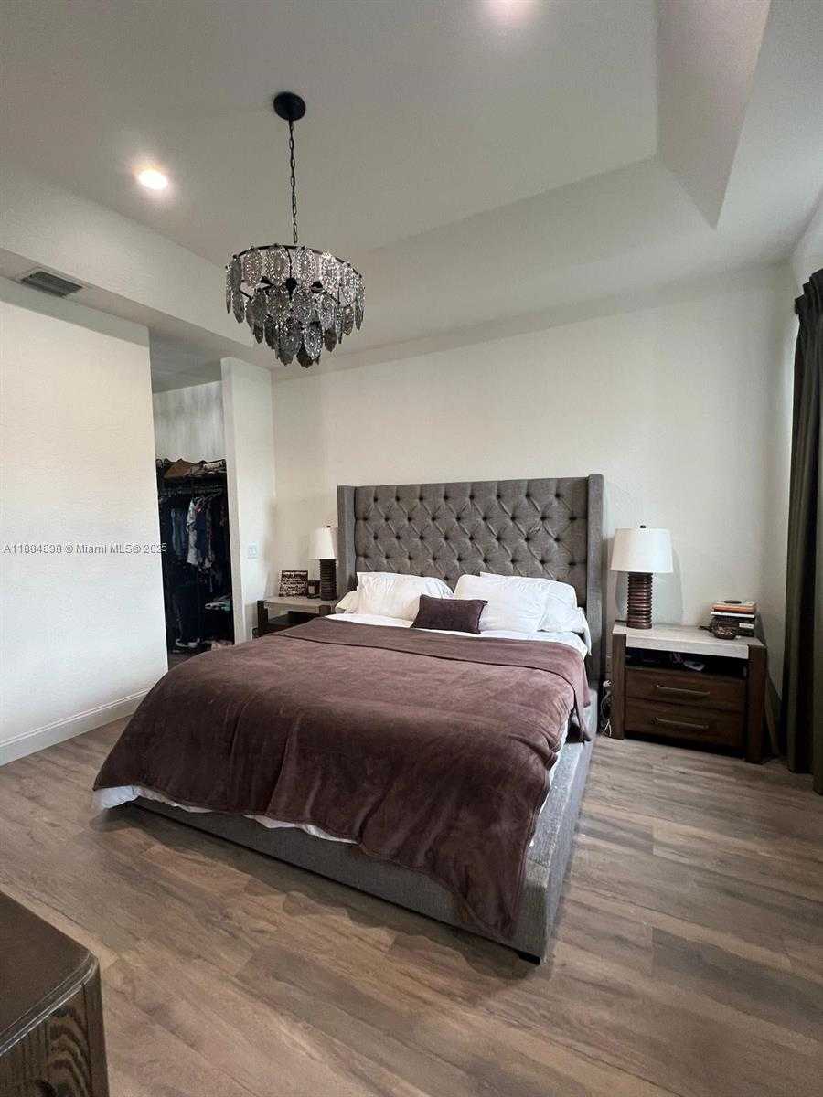 Small Image of Miramar Number 19