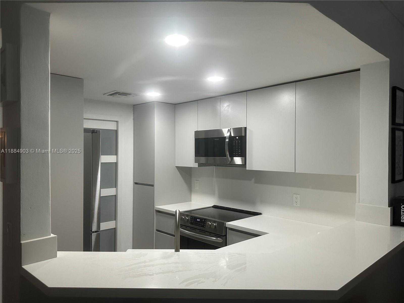 Small Image of 10171 SOUTH WEST 154TH CIR CT #104-5, Miami Number 7