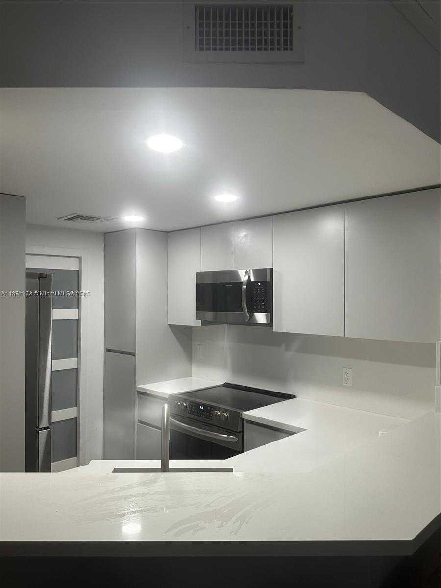 Small Image of 10171 SOUTH WEST 154TH CIR CT #104-5, Miami Number 9