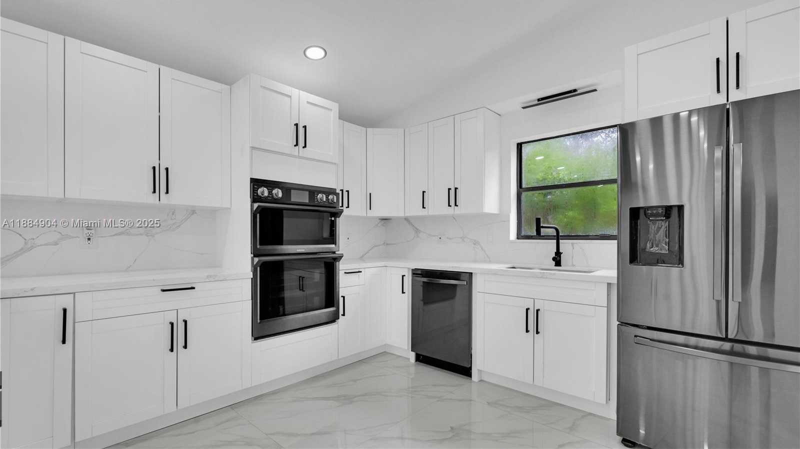 Small Image of 2413 GULFSTREAM LN, Fort Lauderdale Number 13