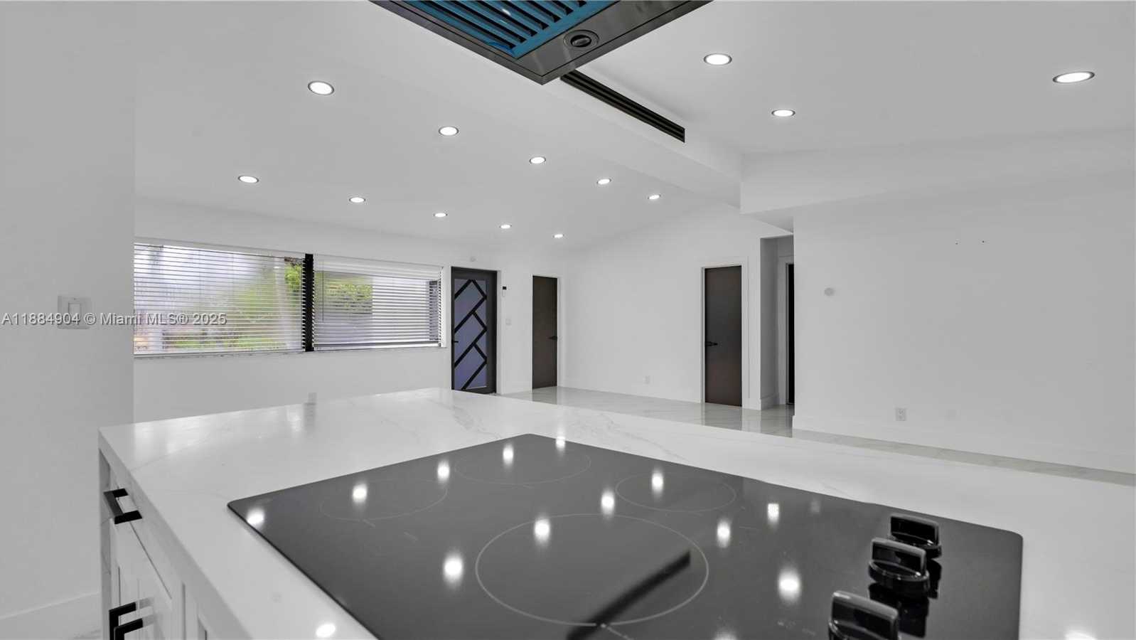 Small Image of 2413 GULFSTREAM LN, Fort Lauderdale Number 17
