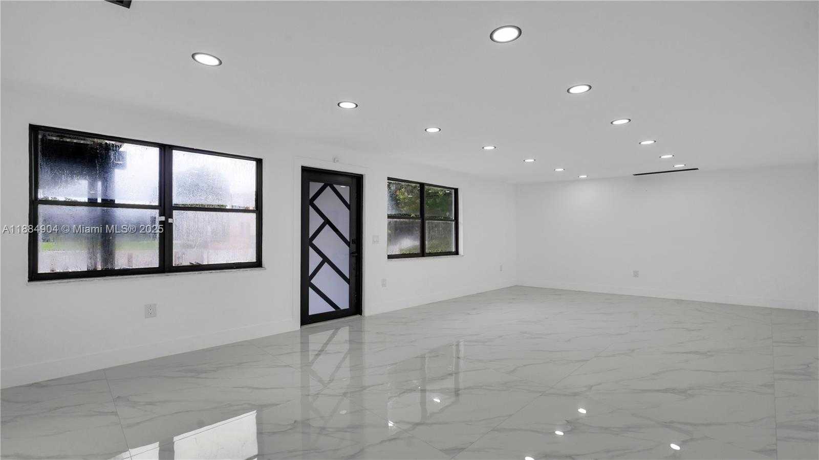 Small Image of 2413 GULFSTREAM LN, Fort Lauderdale Number 19