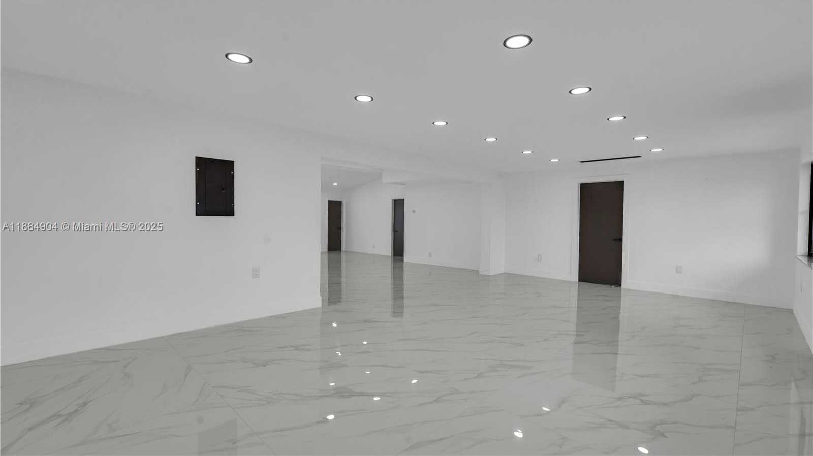Small Image of 2413 GULFSTREAM LN, Fort Lauderdale Number 22
