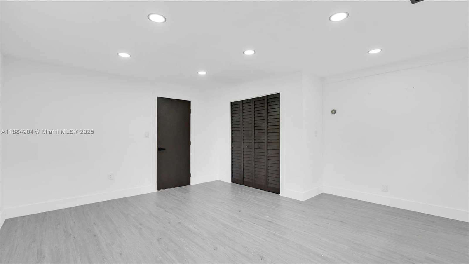 Small Image of 2413 GULFSTREAM LN, Fort Lauderdale Number 25