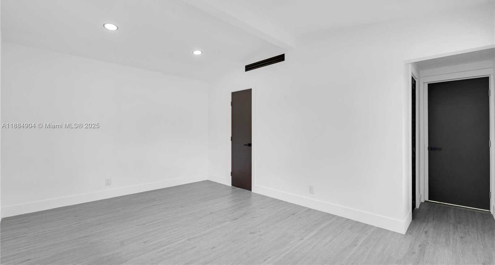 Small Image of 2413 GULFSTREAM LN, Fort Lauderdale Number 29