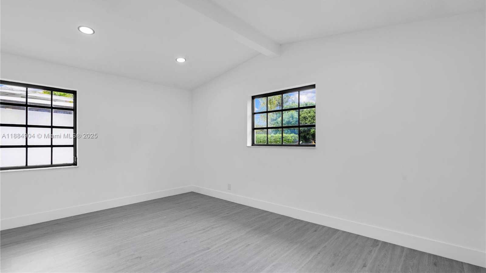 Small Image of 2413 GULFSTREAM LN, Fort Lauderdale Number 30