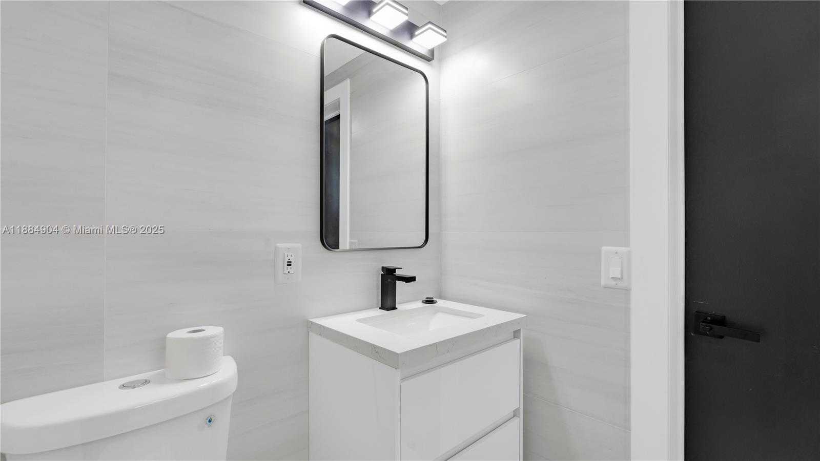 Small Image of 2413 GULFSTREAM LN, Fort Lauderdale Number 31