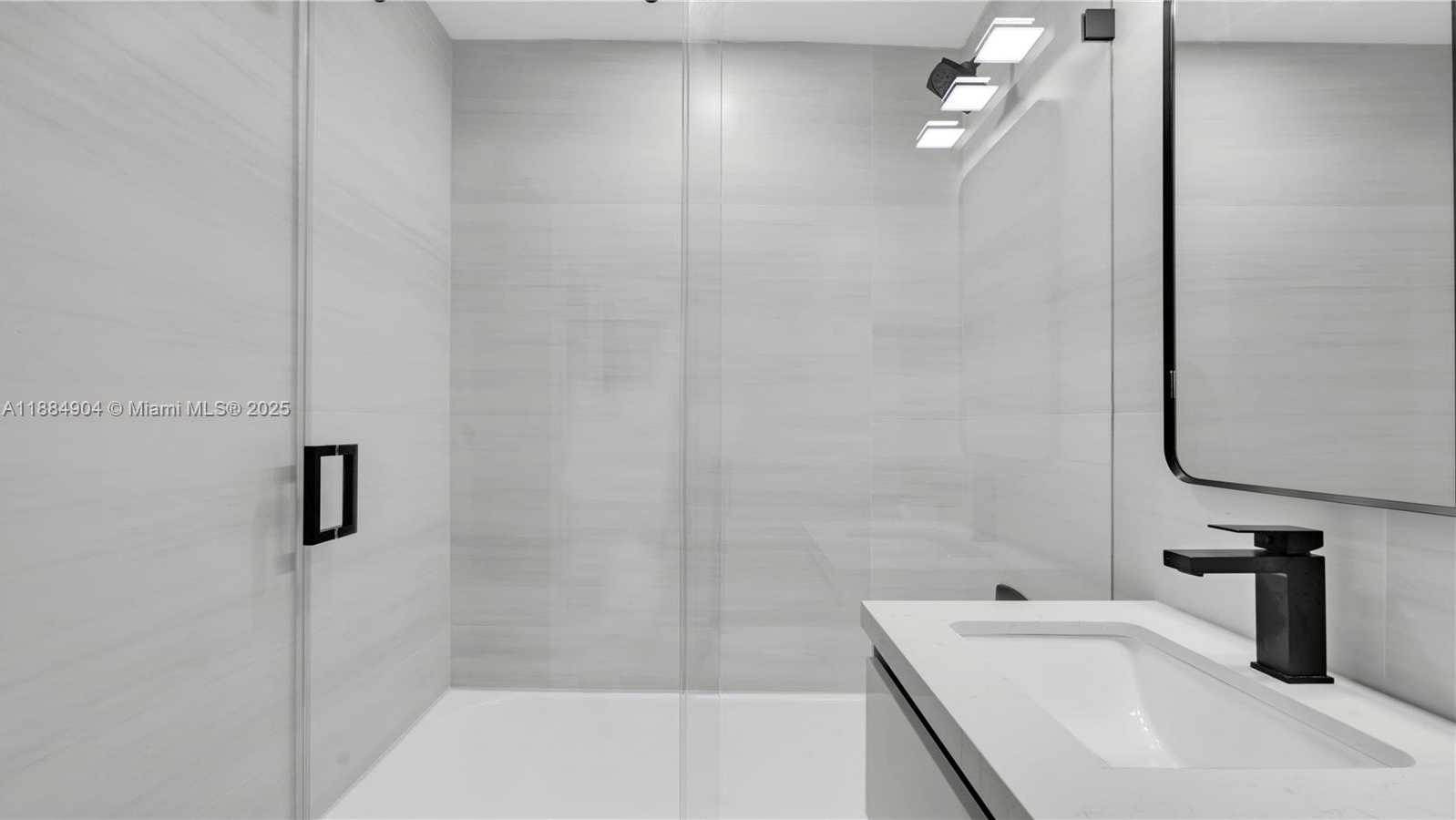 Small Image of 2413 GULFSTREAM LN, Fort Lauderdale Number 38