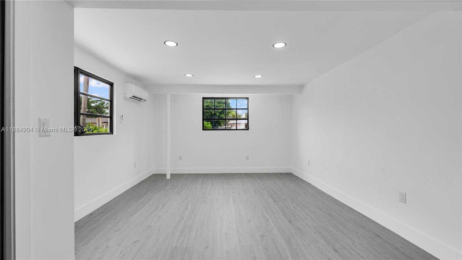 Small Image of 2413 GULFSTREAM LN, Fort Lauderdale Number 39
