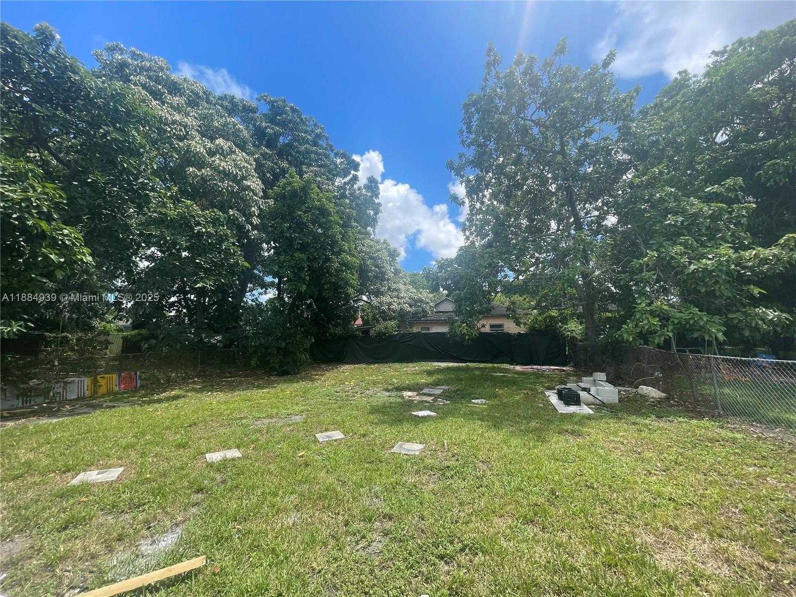 Small Image of 2260 NORTH WEST 61ST ST, Miami Number 13