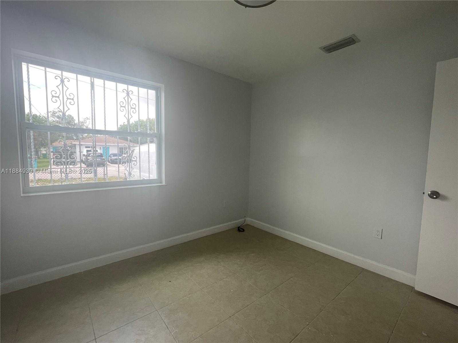Small Image of 2260 NORTH WEST 61ST ST, Miami Number 7