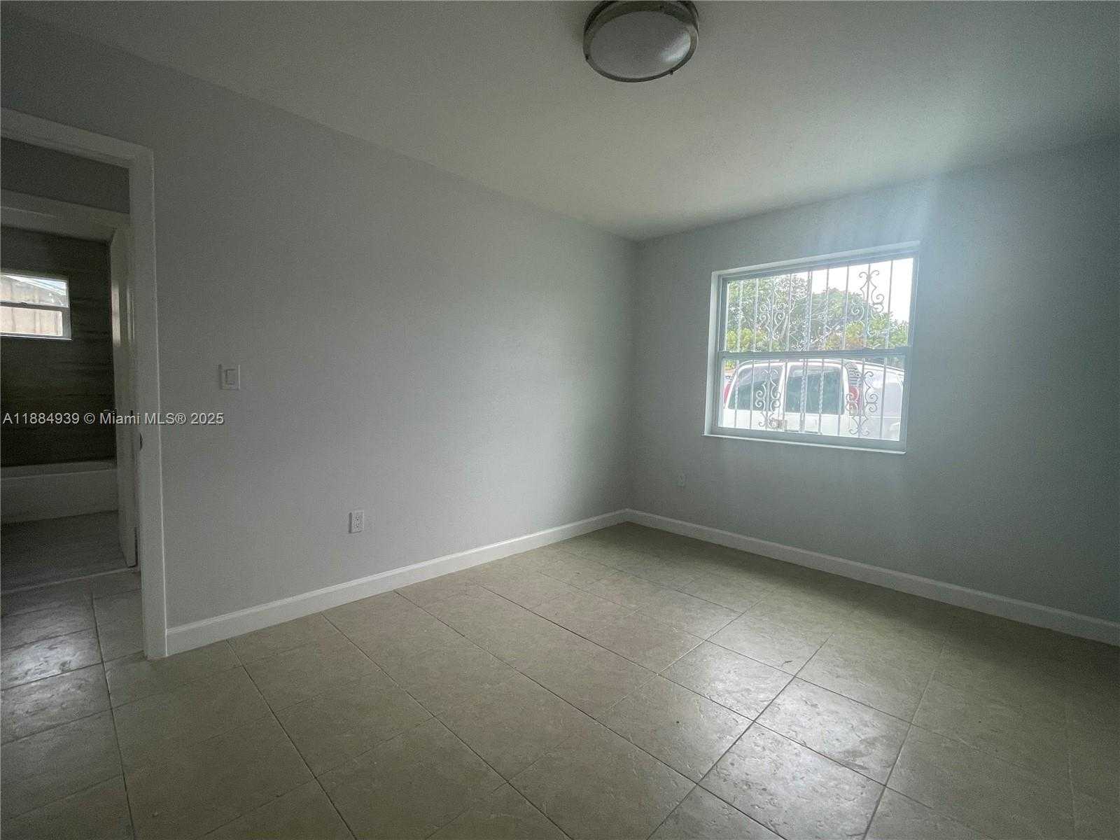 Small Image of 2260 NORTH WEST 61ST ST, Miami Number 9