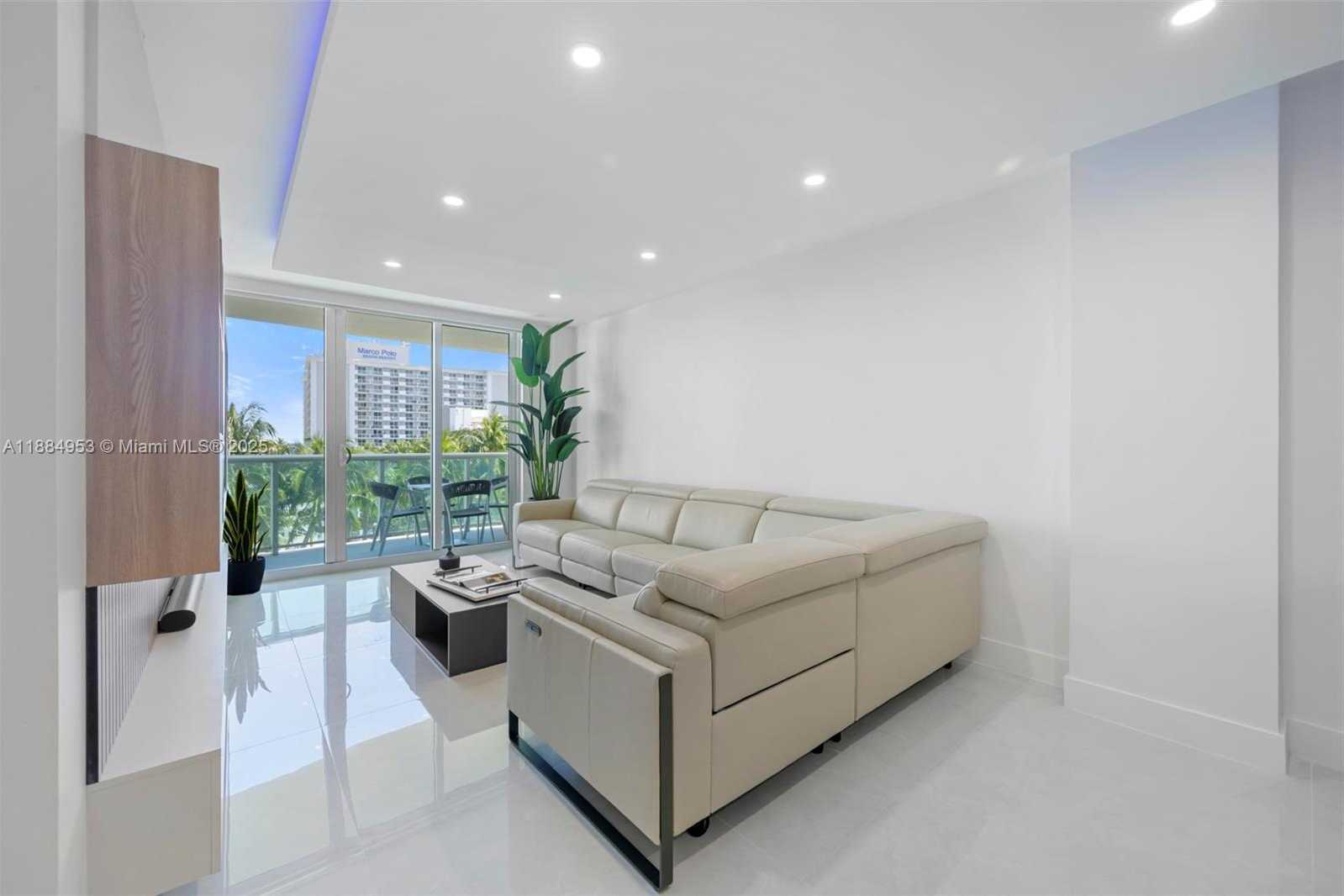 Small Image of 19370 COLLINS AVE #507, Sunny Isles Beach Number 4