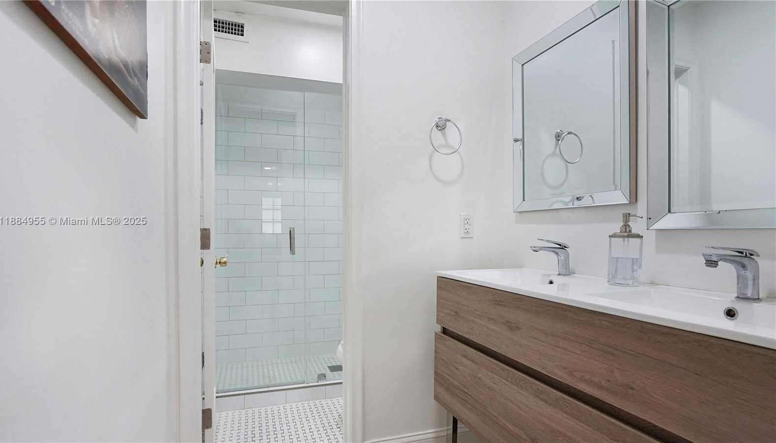 Small Image of 1200 MARIPOSA AVE #D204, Coral Gables Number 11