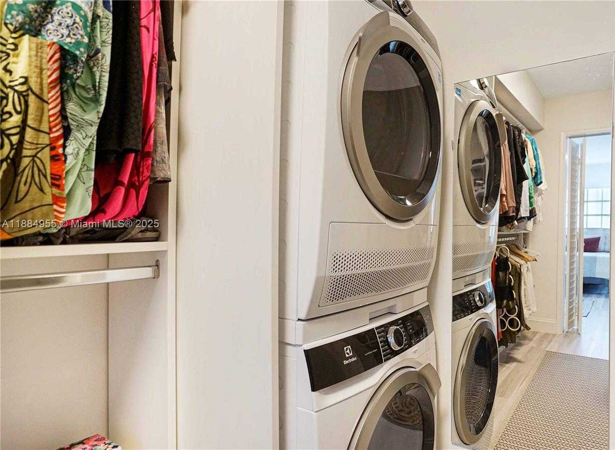 Small Image of 1200 MARIPOSA AVE #D204, Coral Gables Number 13