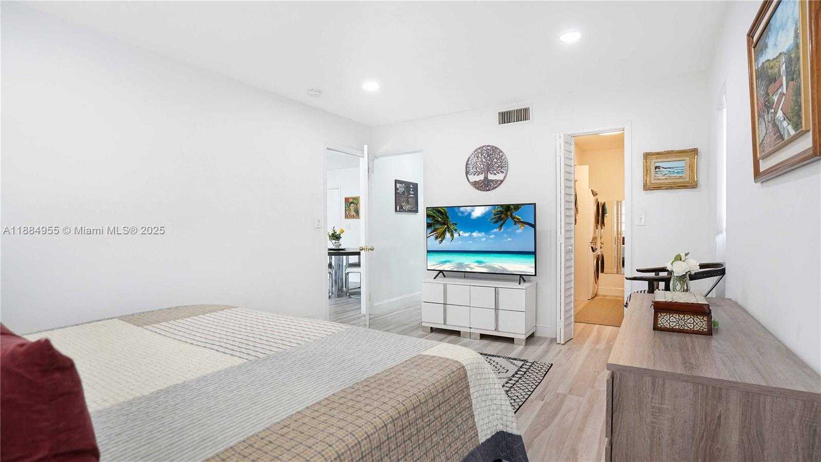 Small Image of 1200 MARIPOSA AVE #D204, Coral Gables Number 15