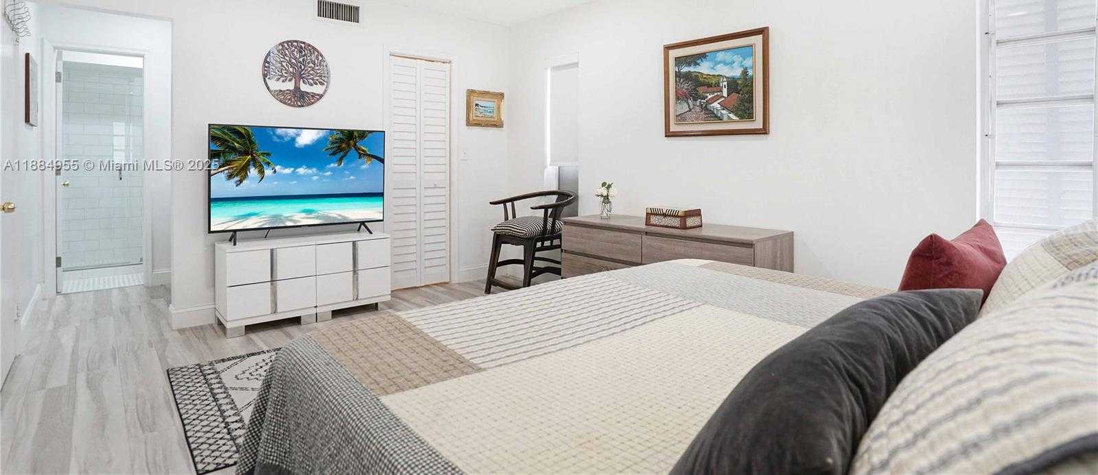 Small Image of 1200 MARIPOSA AVE #D204, Coral Gables Number 16