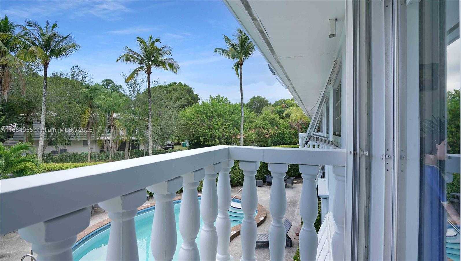 Small Image of 1200 MARIPOSA AVE #D204, Coral Gables Number 3