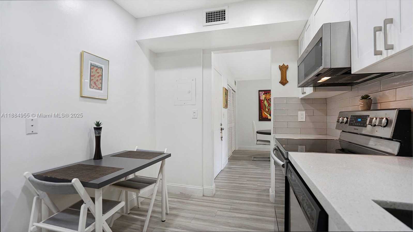 Small Image of 1200 MARIPOSA AVE #D204, Coral Gables Number 7