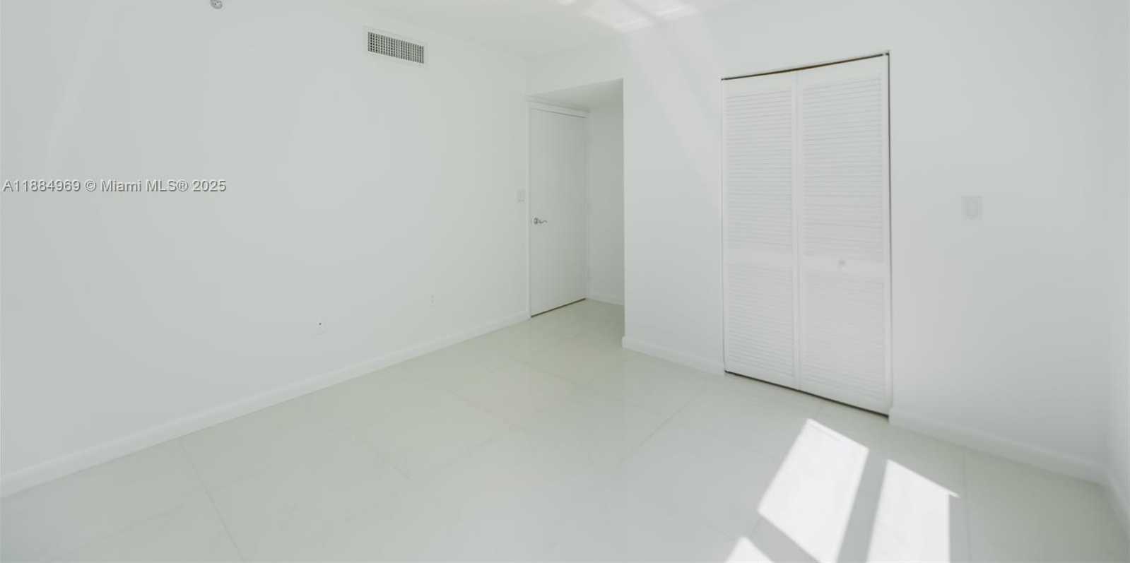 Small Image of 31 SOUTH EAST 5TH ST #1510, Miami Number 27