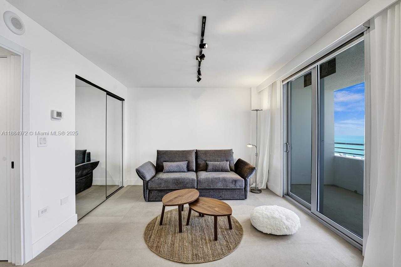 Small Image of 5555 COLLINS AVE #6H, Miami Beach Number 15