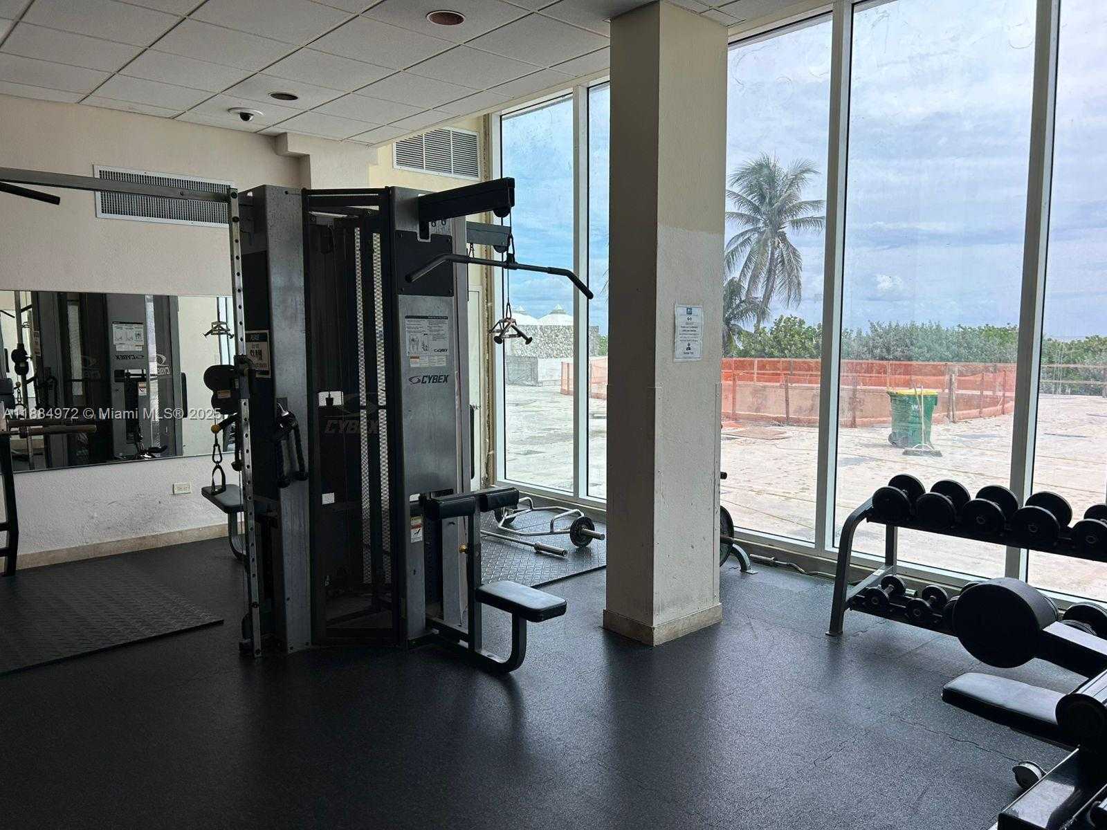 Small Image of 5555 COLLINS AVE #6H, Miami Beach Number 28