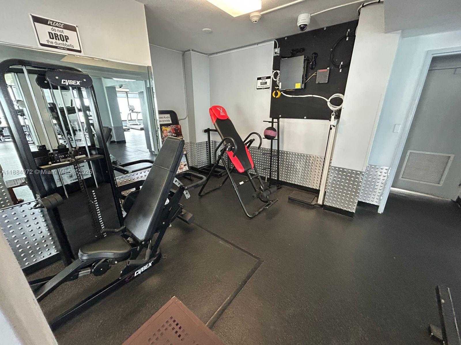 Small Image of 5555 COLLINS AVE #6H, Miami Beach Number 29