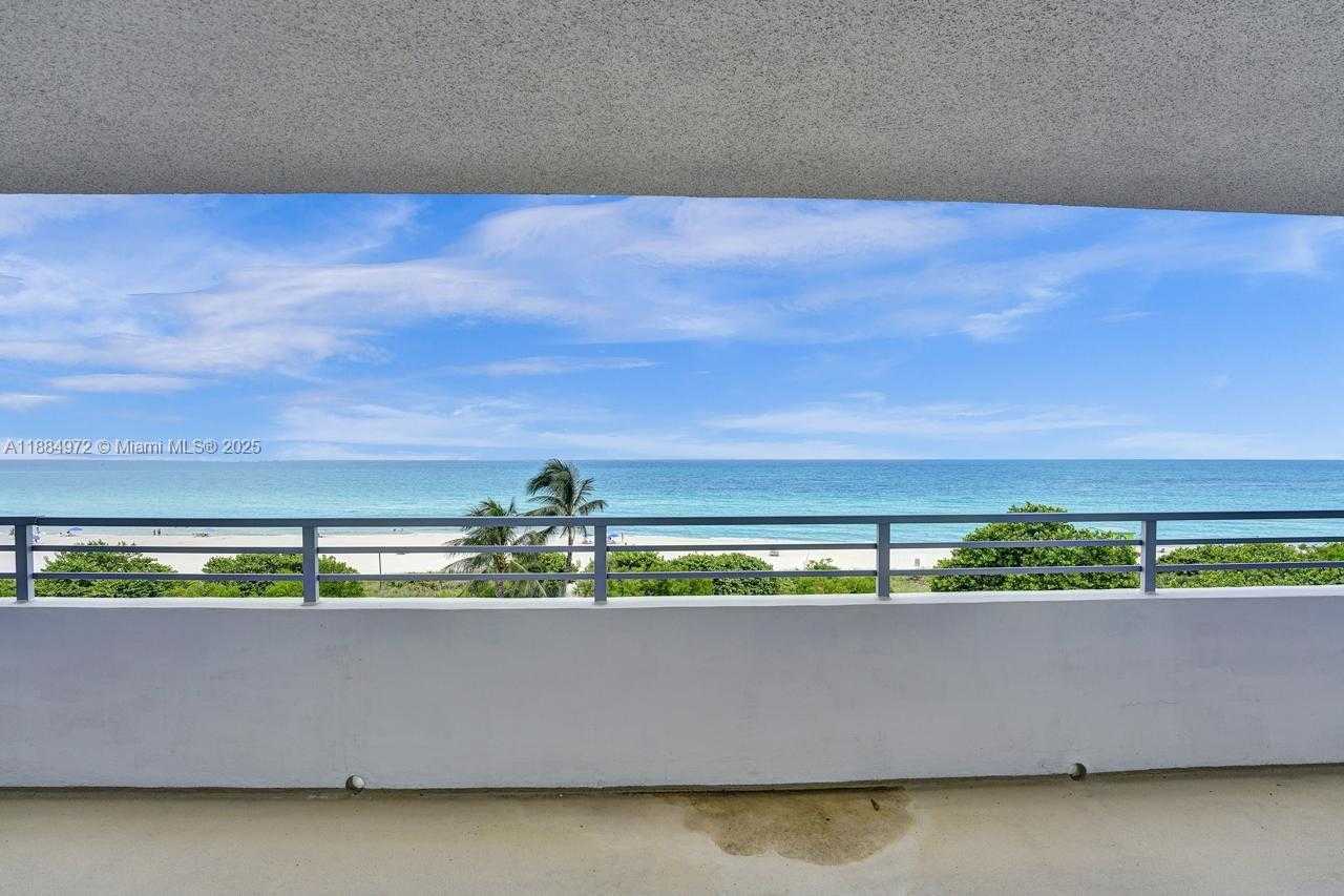 Small Image of 5555 COLLINS AVE #6H, Miami Beach Number 35