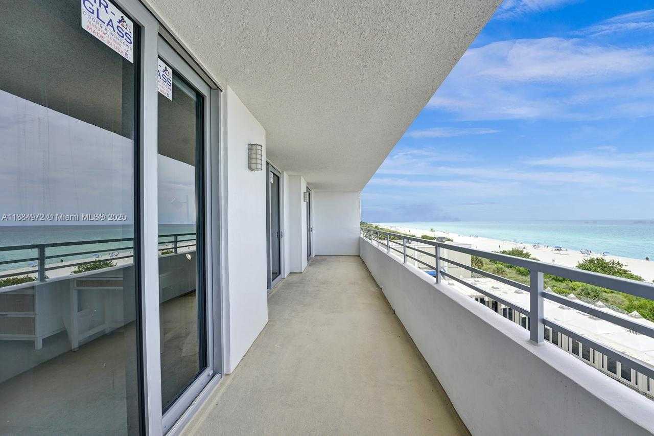 Small Image of 5555 COLLINS AVE #6H, Miami Beach Number 4