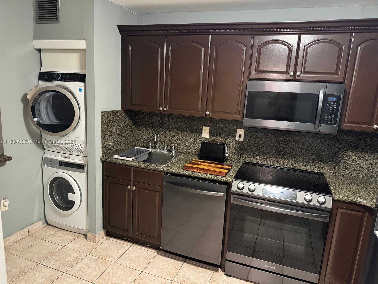 Small Image of 3701 NORTH COUNTRY CLUB DR #908, Aventura Number 11