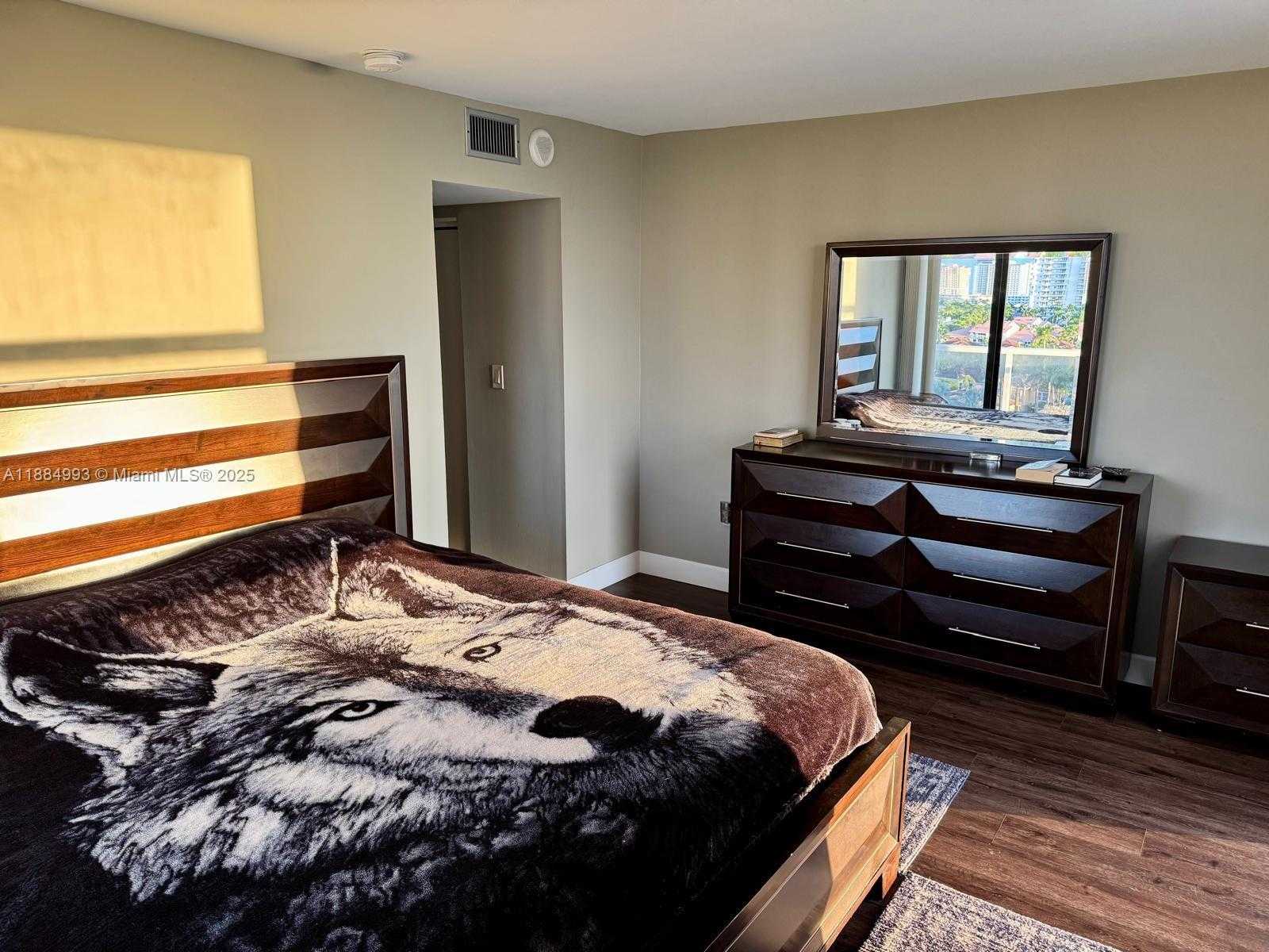 Small Image of 3701 NORTH COUNTRY CLUB DR #908, Aventura Number 13